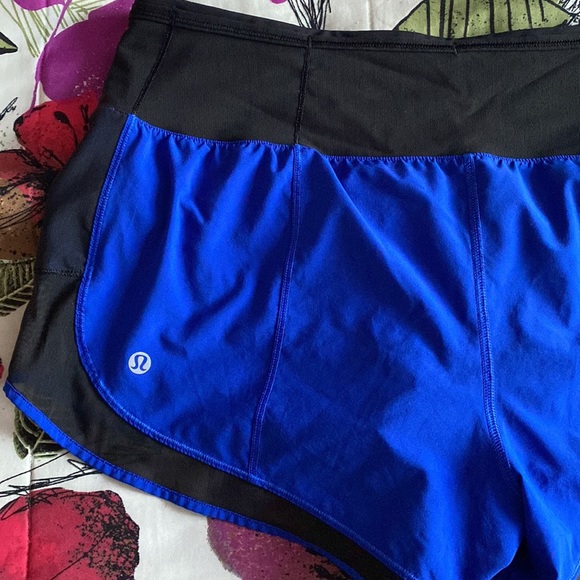 Lululemon Mind Over Miles Short - Picture 6 of 10